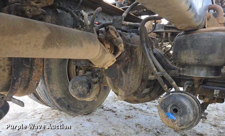 image for item EB1291 2001 Kenworth W900 semi truck