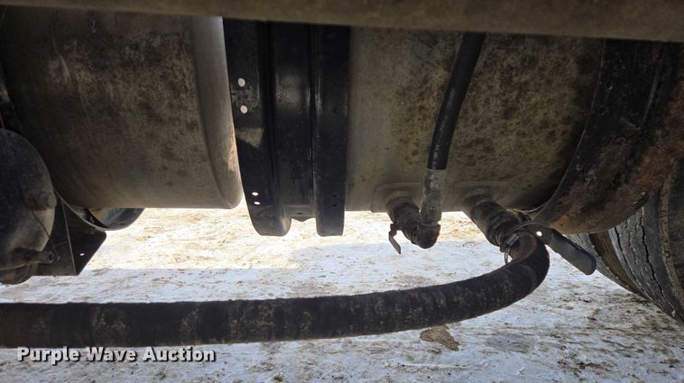 image for item EB1291 2001 Kenworth W900 semi truck