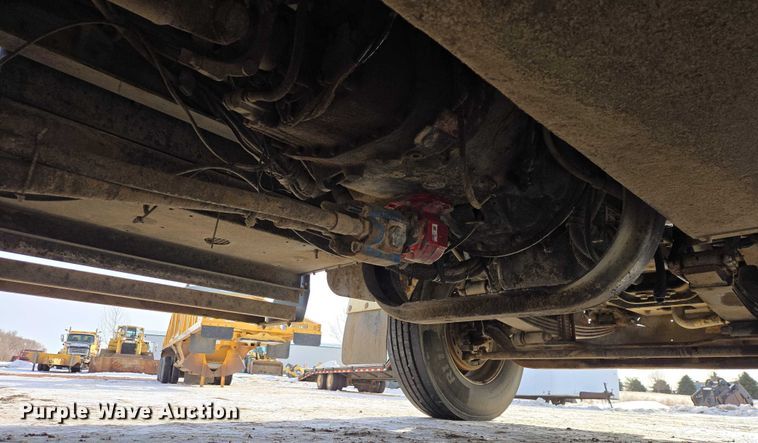 image for item EB1291 2001 Kenworth W900 semi truck