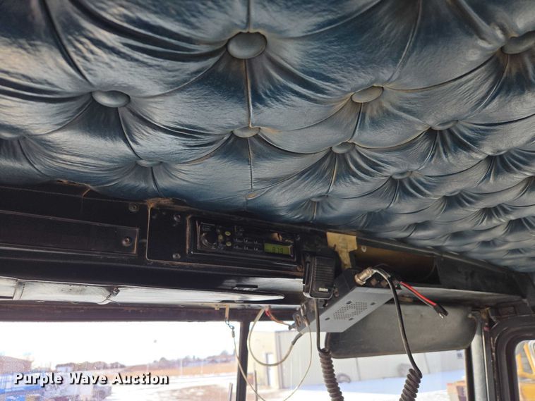 image for item EB1291 2001 Kenworth W900 semi truck