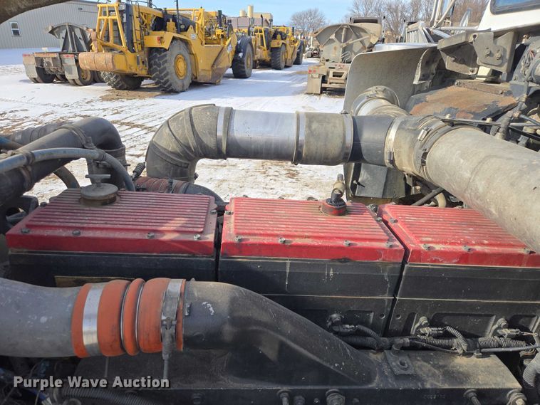 image for item EB1291 2001 Kenworth W900 semi truck