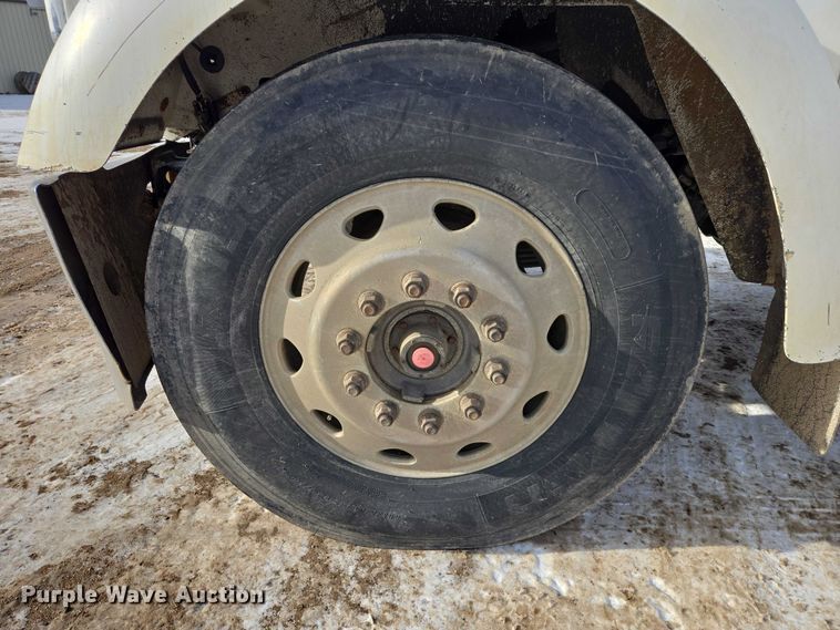 image for item EB1291 2001 Kenworth W900 semi truck