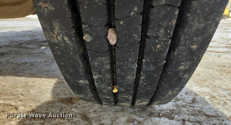 image for item EB1291 2001 Kenworth W900 semi truck