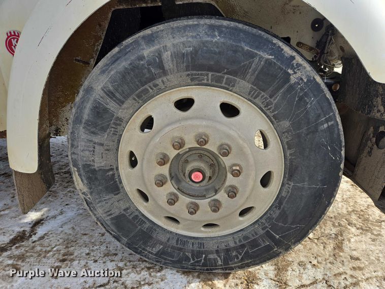 image for item EB1291 2001 Kenworth W900 semi truck