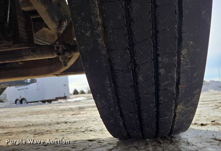 image for item EB1291 2001 Kenworth W900 semi truck