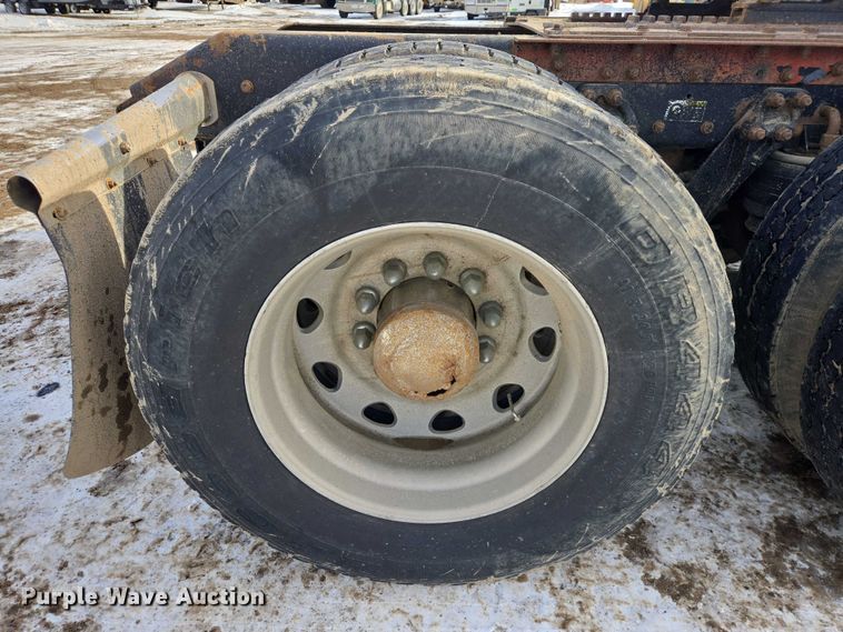 image for item EB1291 2001 Kenworth W900 semi truck