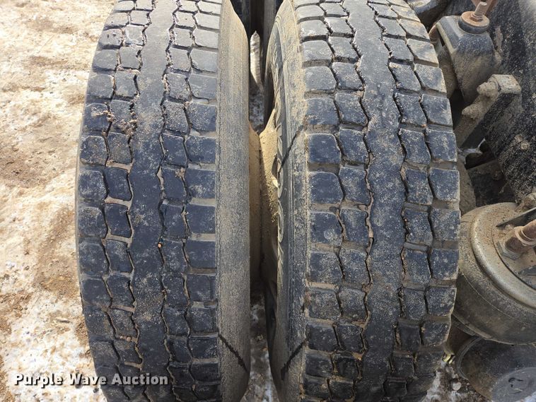 image for item EB1291 2001 Kenworth W900 semi truck