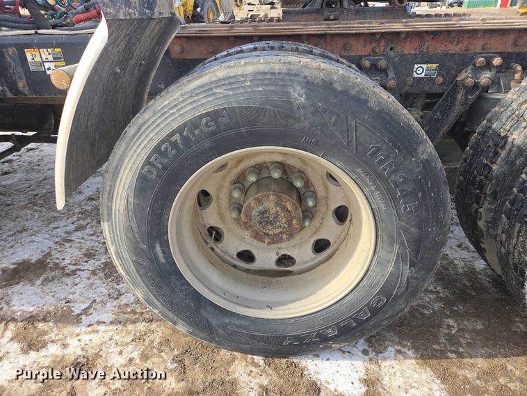 image for item EB1291 2001 Kenworth W900 semi truck