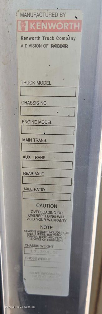 image for item EB1291 2001 Kenworth W900 semi truck