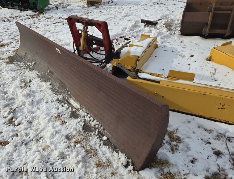 image for item EB1295 Renn 770 snow plow