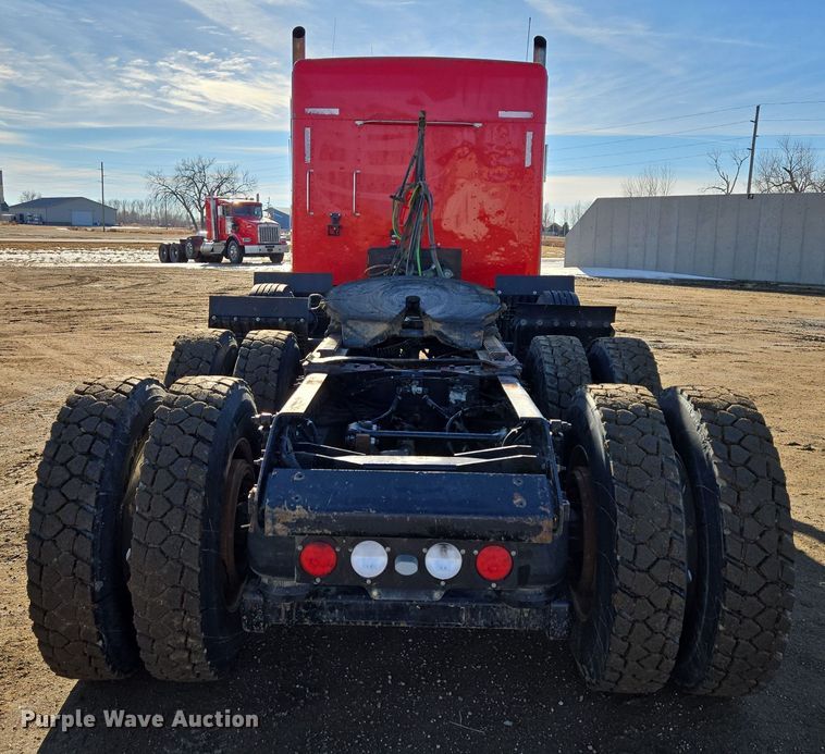 image for item EB1298 2021 Kenworth T800 semi truck