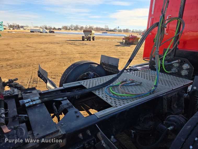 image for item EB1298 2021 Kenworth T800 semi truck