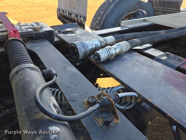 image for item EB1298 2021 Kenworth T800 semi truck