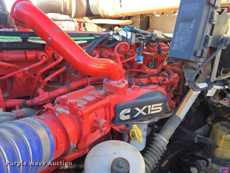 image for item EB1298 2021 Kenworth T800 semi truck