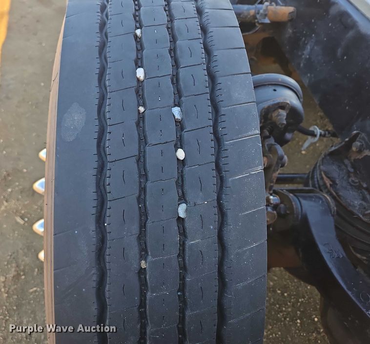 image for item EB1298 2021 Kenworth T800 semi truck