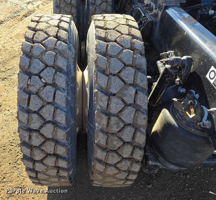 image for item EB1298 2021 Kenworth T800 semi truck