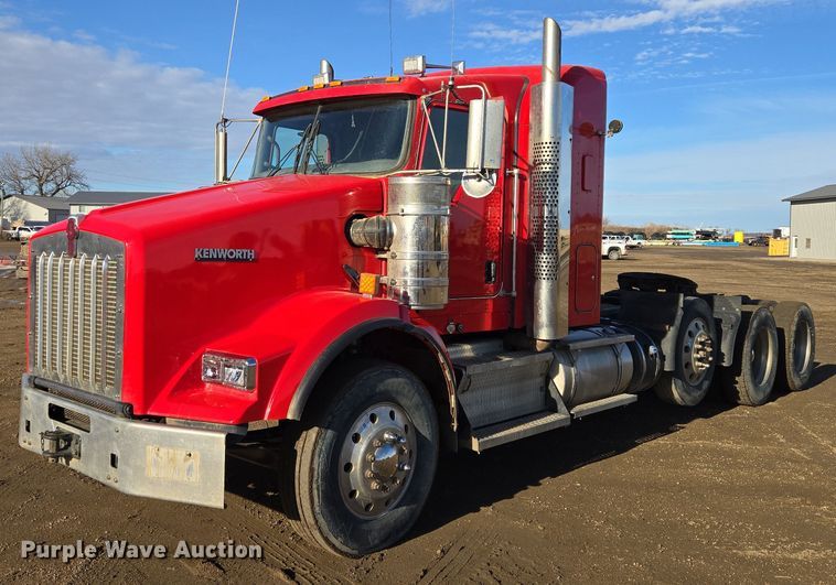 image for item EB1299 2022 Kenworth T800 semi truck