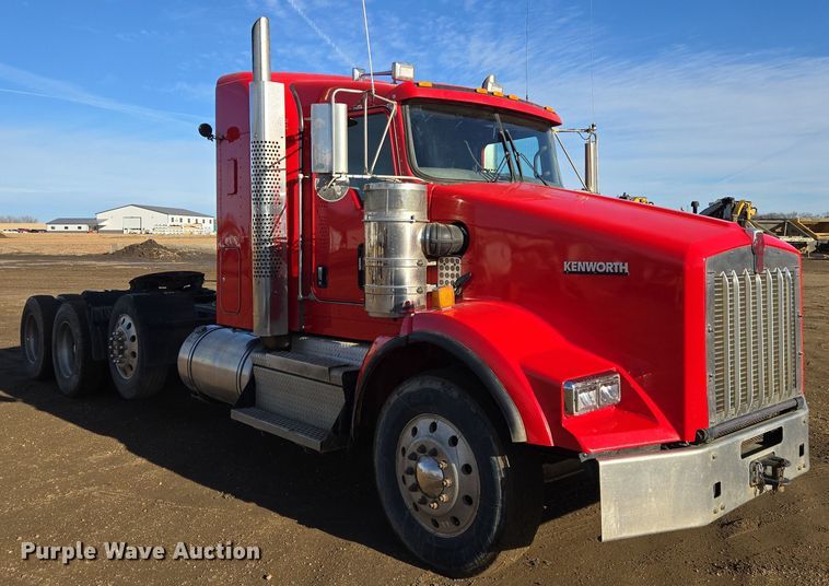 image for item EB1299 2022 Kenworth T800 semi truck
