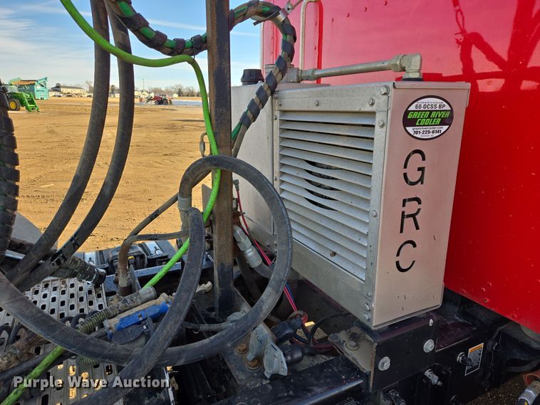 image for item EB1299 2022 Kenworth T800 semi truck