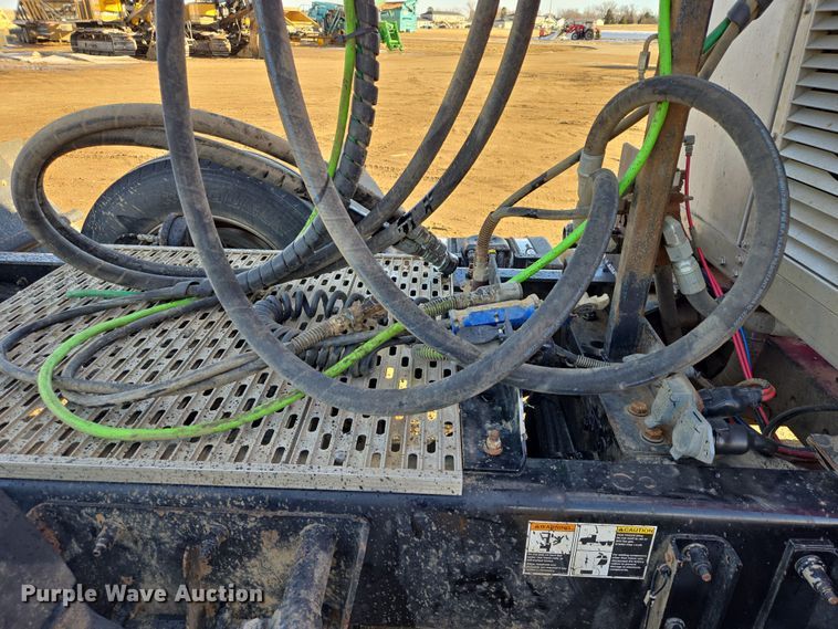 image for item EB1299 2022 Kenworth T800 semi truck