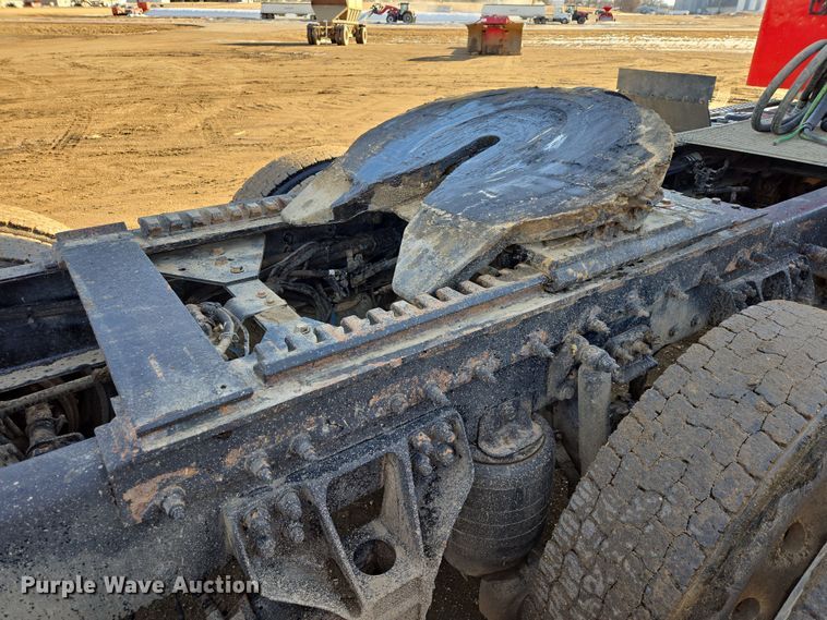 image for item EB1299 2022 Kenworth T800 semi truck