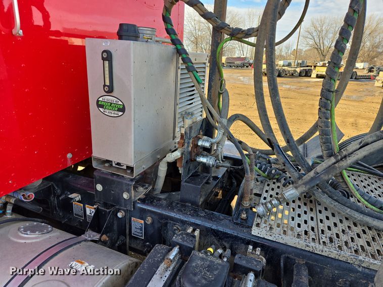 image for item EB1299 2022 Kenworth T800 semi truck