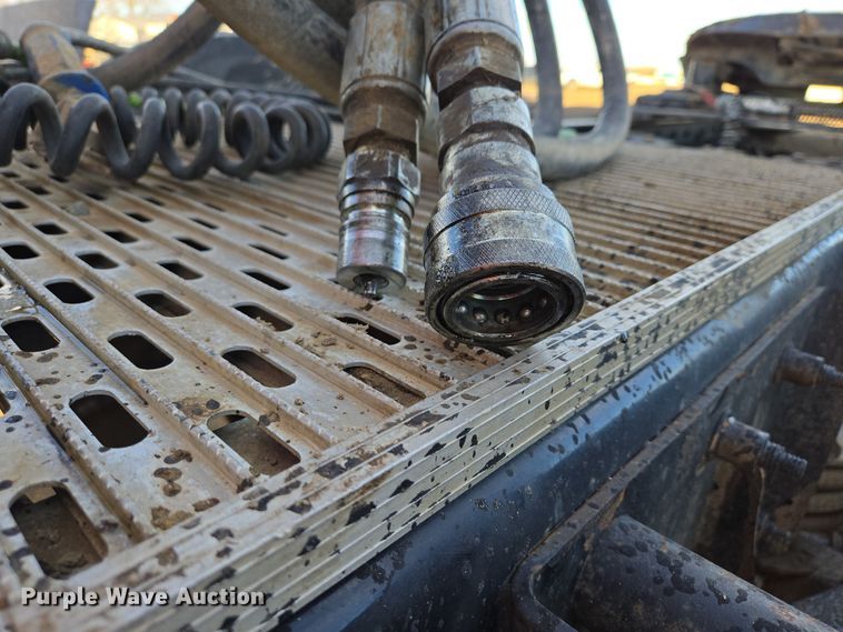 image for item EB1299 2022 Kenworth T800 semi truck