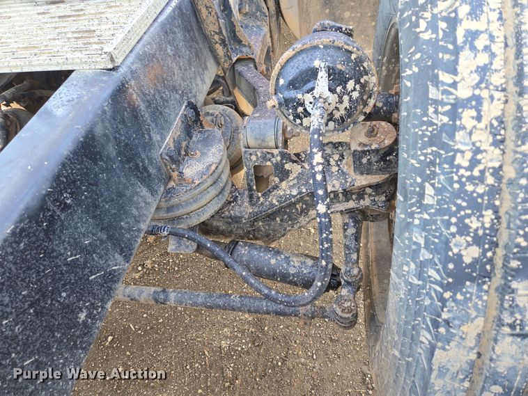 image for item EB1299 2022 Kenworth T800 semi truck