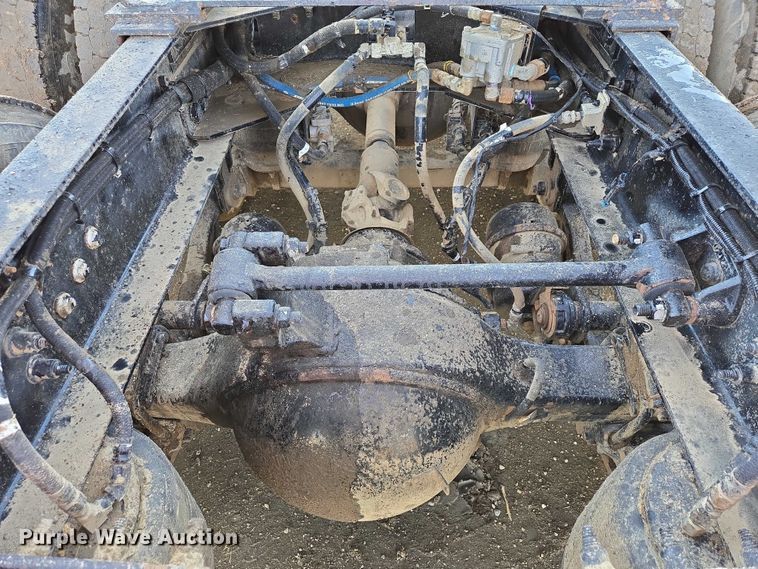 image for item EB1299 2022 Kenworth T800 semi truck