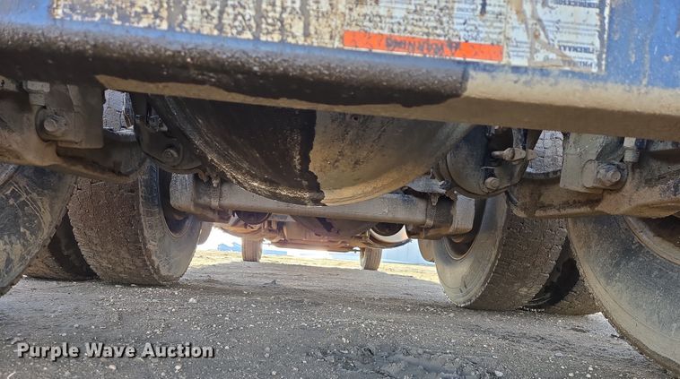 image for item EB1299 2022 Kenworth T800 semi truck