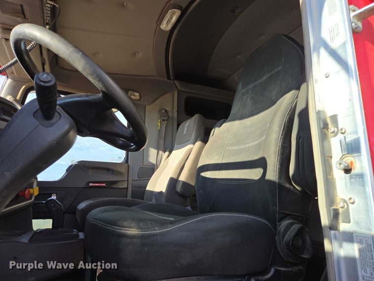 image for item EB1299 2022 Kenworth T800 semi truck