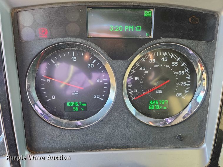 image for item EB1299 2022 Kenworth T800 semi truck