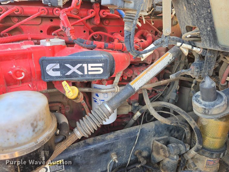 image for item EB1299 2022 Kenworth T800 semi truck