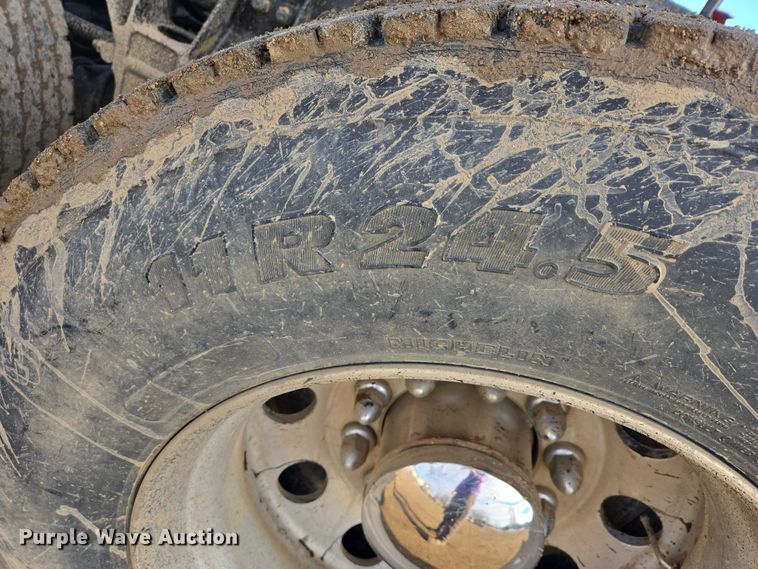 image for item EB1299 2022 Kenworth T800 semi truck