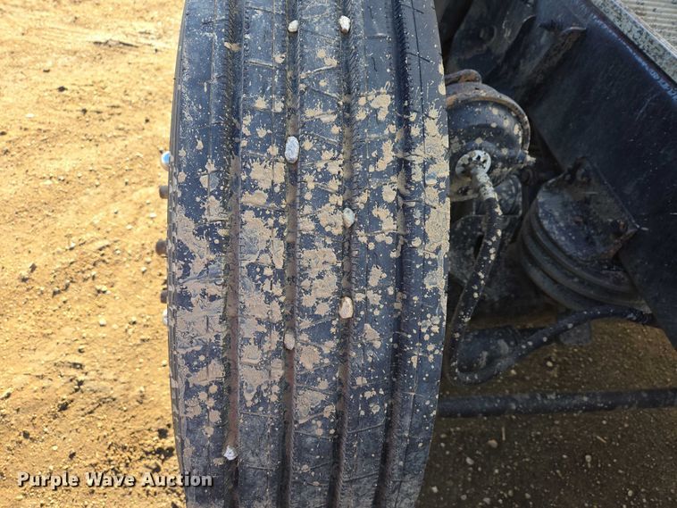 image for item EB1299 2022 Kenworth T800 semi truck