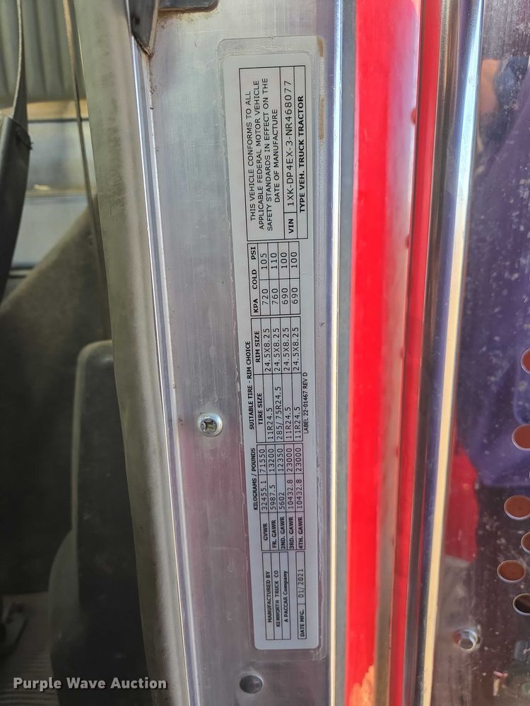 image for item EB1299 2022 Kenworth T800 semi truck