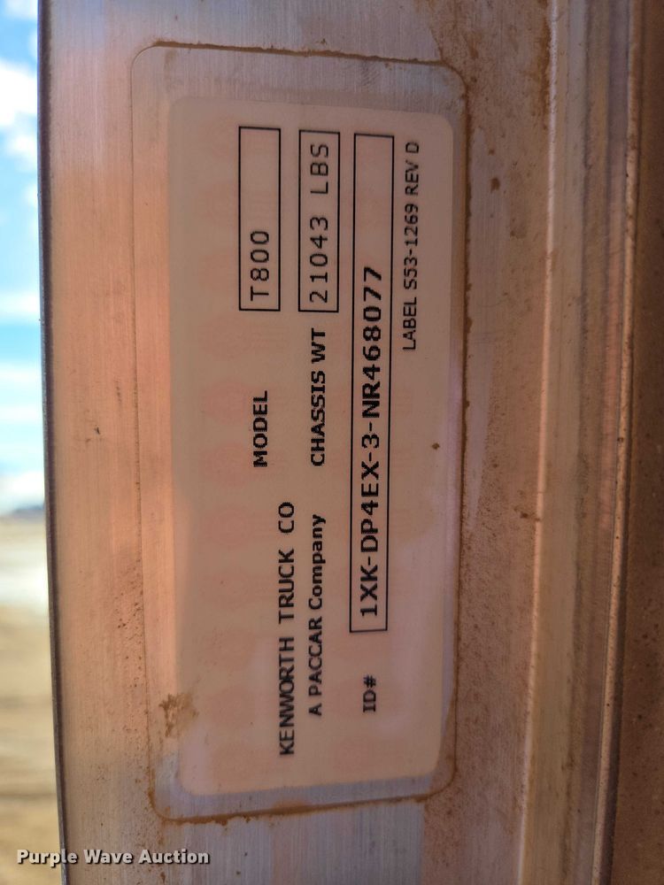 image for item EB1299 2022 Kenworth T800 semi truck
