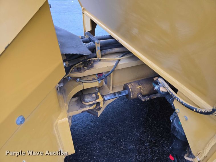 image for item EB1300 2010 Caterpillar CB-64 double drum vibratory roller