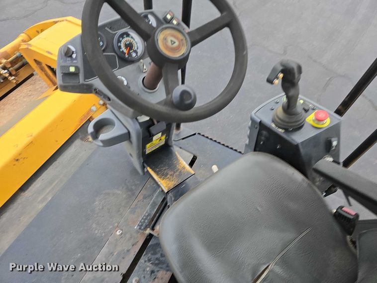 image for item EB1300 2010 Caterpillar CB-64 double drum vibratory roller