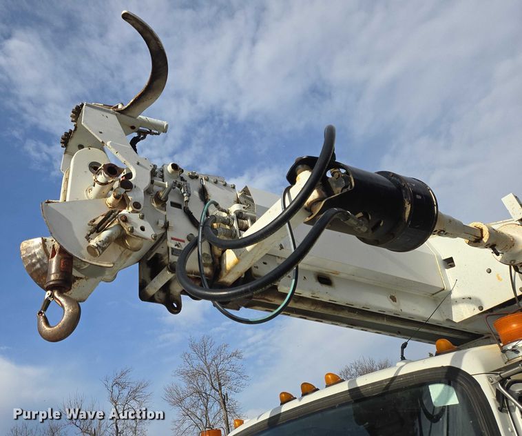 image for item EB1337 Altec D3055ATR digger derrick truck bed