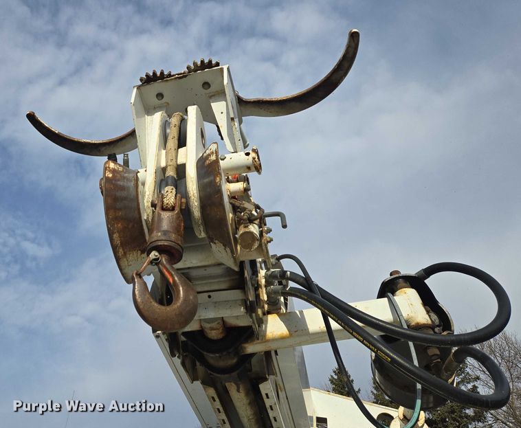 image for item EB1337 Altec D3055ATR digger derrick truck bed