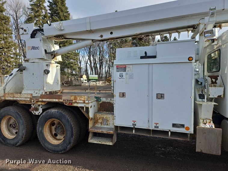 image for item EB1337 Altec D3055ATR digger derrick truck bed