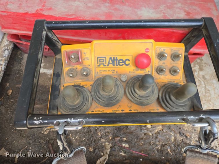 image for item EB1337 Altec D3055ATR digger derrick truck bed