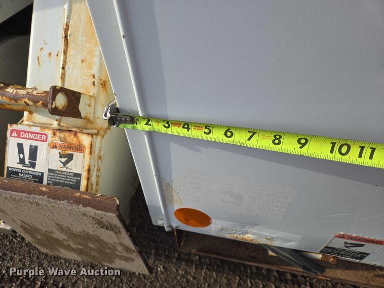 image for item EB1337 Altec D3055ATR digger derrick truck bed