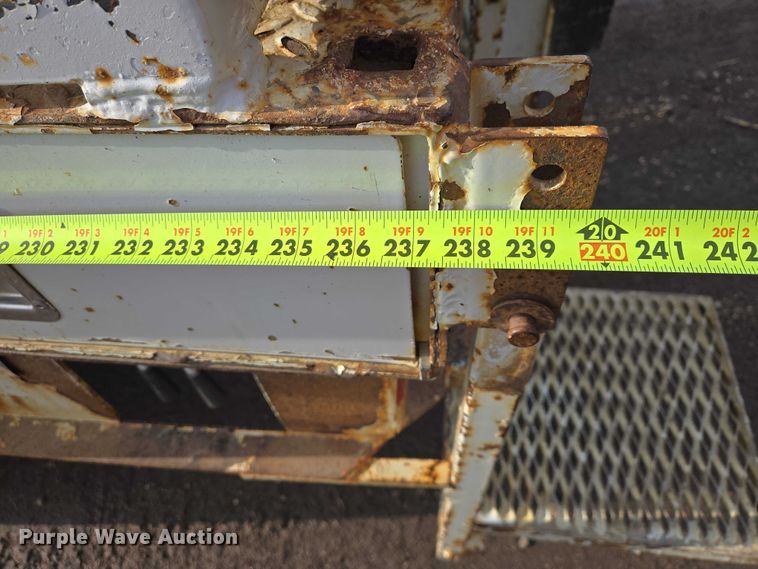 image for item EB1337 Altec D3055ATR digger derrick truck bed