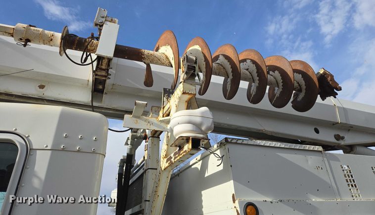 image for item EB1337 Altec D3055ATR digger derrick truck bed