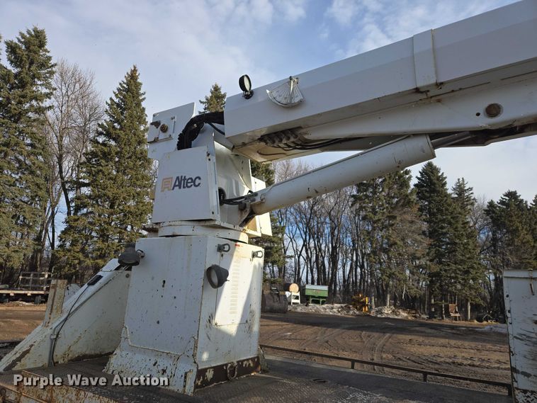 image for item EB1337 Altec D3055ATR digger derrick truck bed