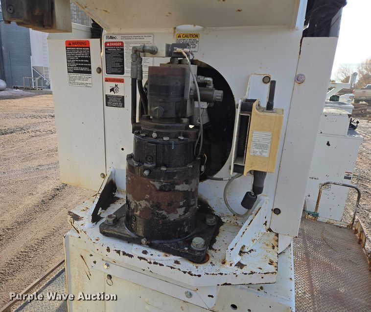 image for item EB1337 Altec D3055ATR digger derrick truck bed