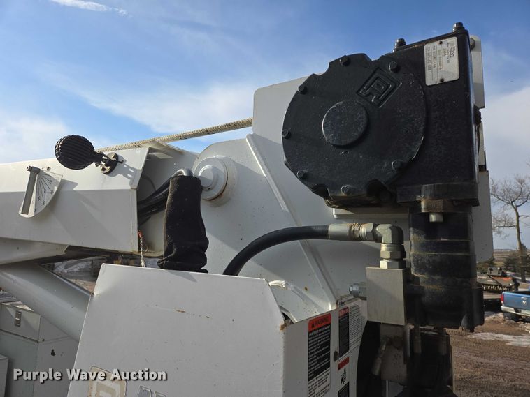 image for item EB1337 Altec D3055ATR digger derrick truck bed