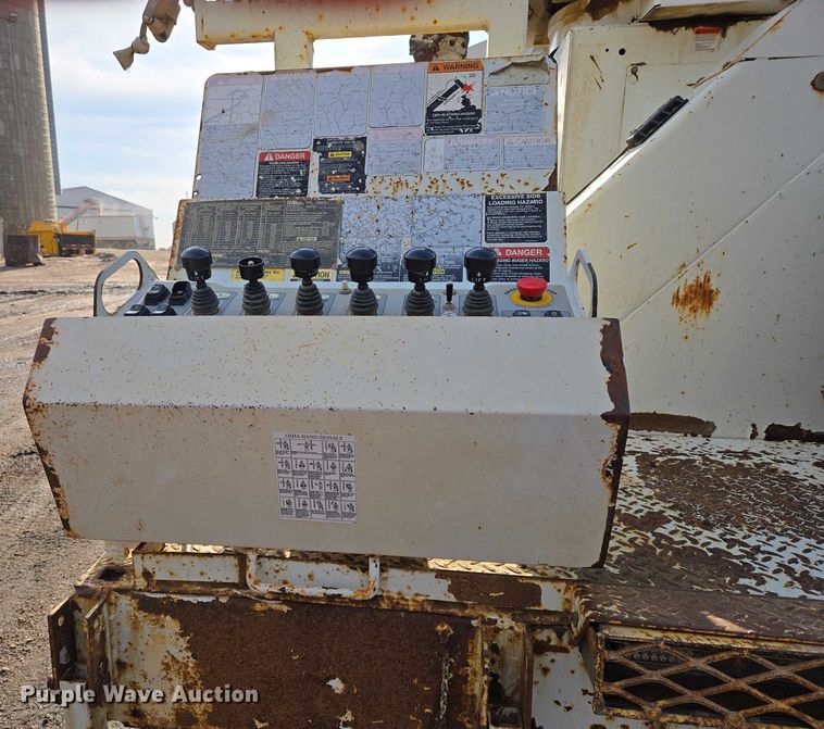 image for item EB1337 Altec D3055ATR digger derrick truck bed